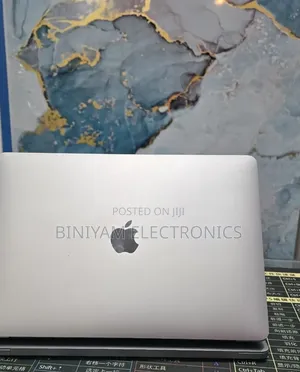New Laptop Apple MacBook Air 2020 M1 8GB Apple M1 Max SSD 256GB