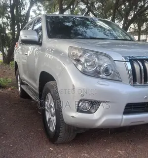 Toyota Land Cruiser Prado 2012 Silver