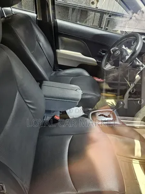 Toyota Rush 2020 Ivory