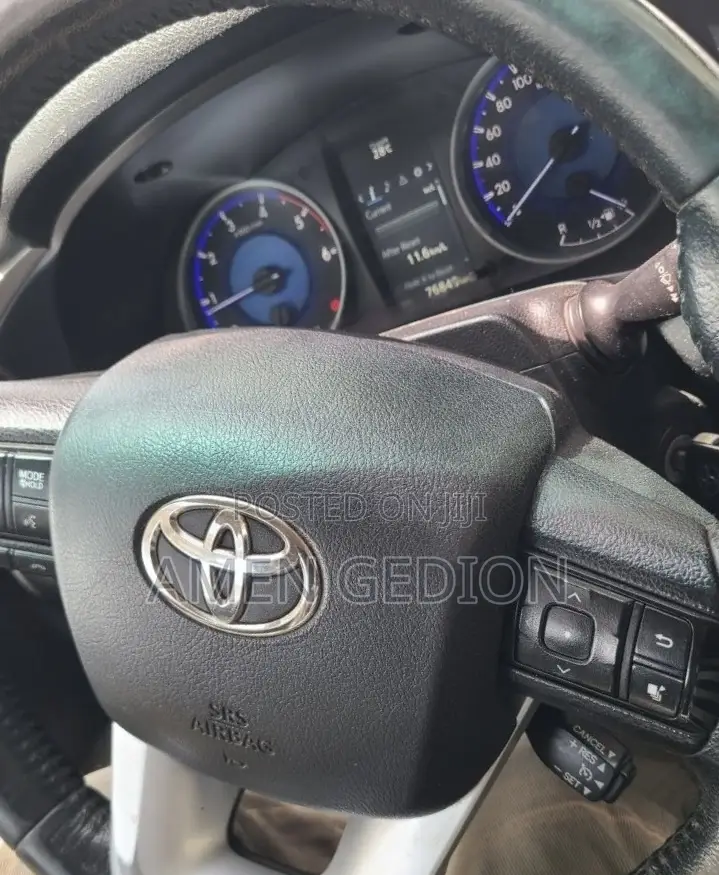 Toyota Hilux 2017 Brown