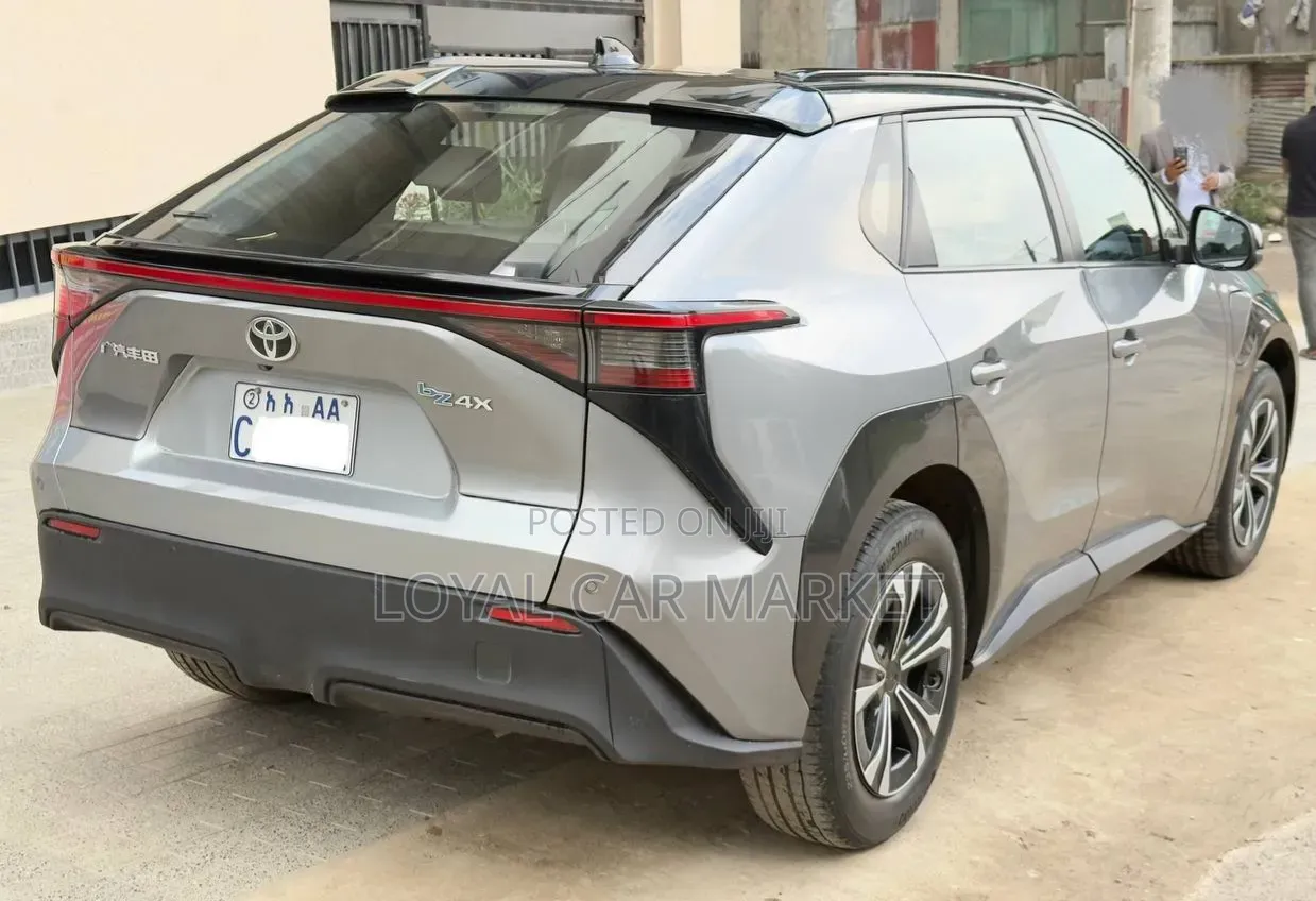 Toyota bZ4X 2023 Gray