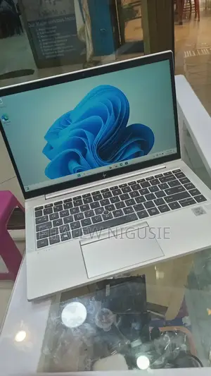 New Laptop HP EliteBook 840 G7 16GB Intel Core i5 SSD 512GB