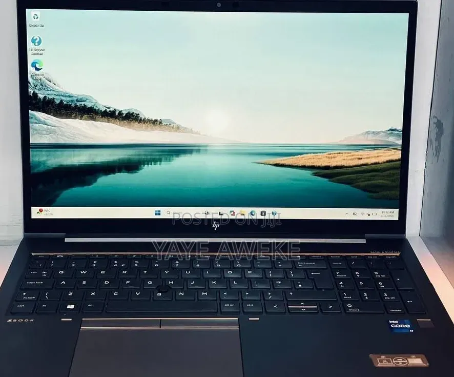 New Laptop HP ZBook Firefly G8 32GB Intel Core i7 SSD 512GB