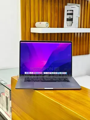 New Laptop Apple MacBook Pro 2018 32GB Intel Core i9 SSD 2T