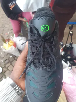 Nike Air Max Plus Drift.