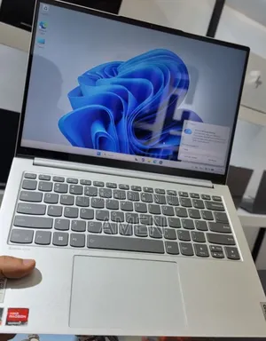 New Laptop Lenovo IdeaPad 720S 16GB AMD Ryzen 7 SSD 512GB