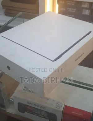 New Laptop Apple MacBook Air 2025 M4 16GB Apple M4 SSD 256GB