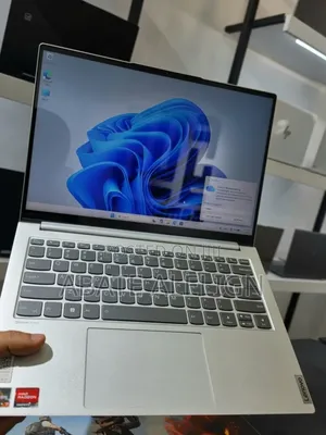 New Laptop Lenovo IdeaPad 720S 16GB AMD Ryzen 7 SSD 512GB