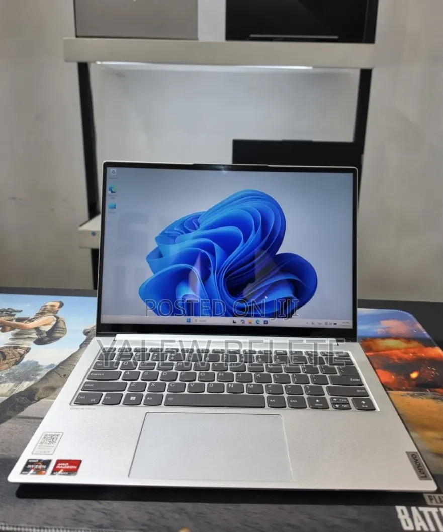 New Laptop Lenovo IdeaPad 720S 16GB AMD Ryzen 7 SSD 512GB