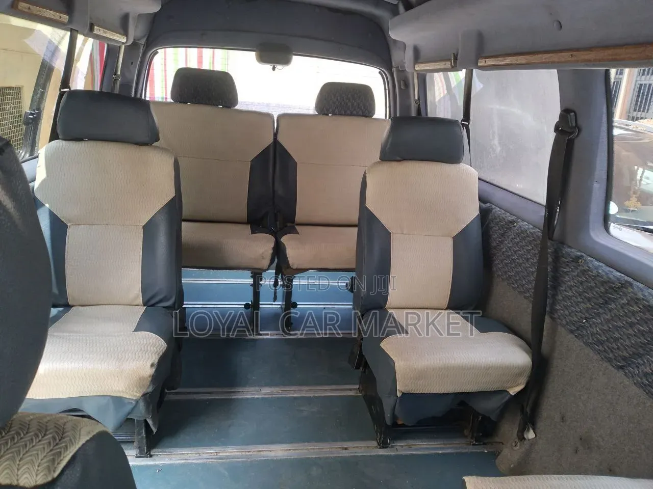 Toyota HiAce 2000 White