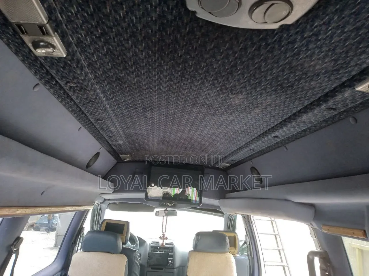 Toyota HiAce 2000 White