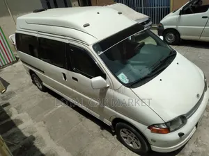 Toyota HiAce 2000 White