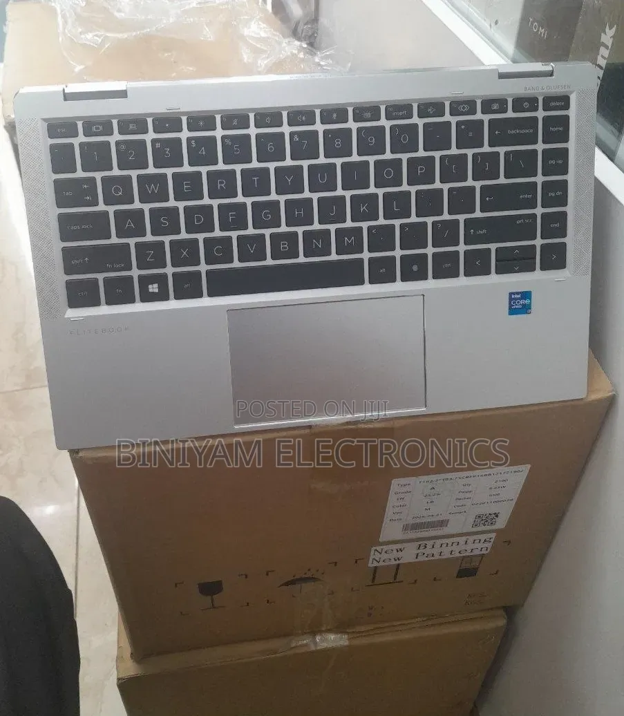 New Laptop HP EliteBook 1040 G8 16GB Intel Core i7 SSD 512GB