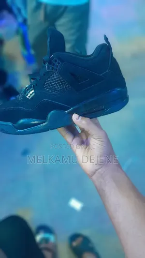 Jordan 4 Black Cat