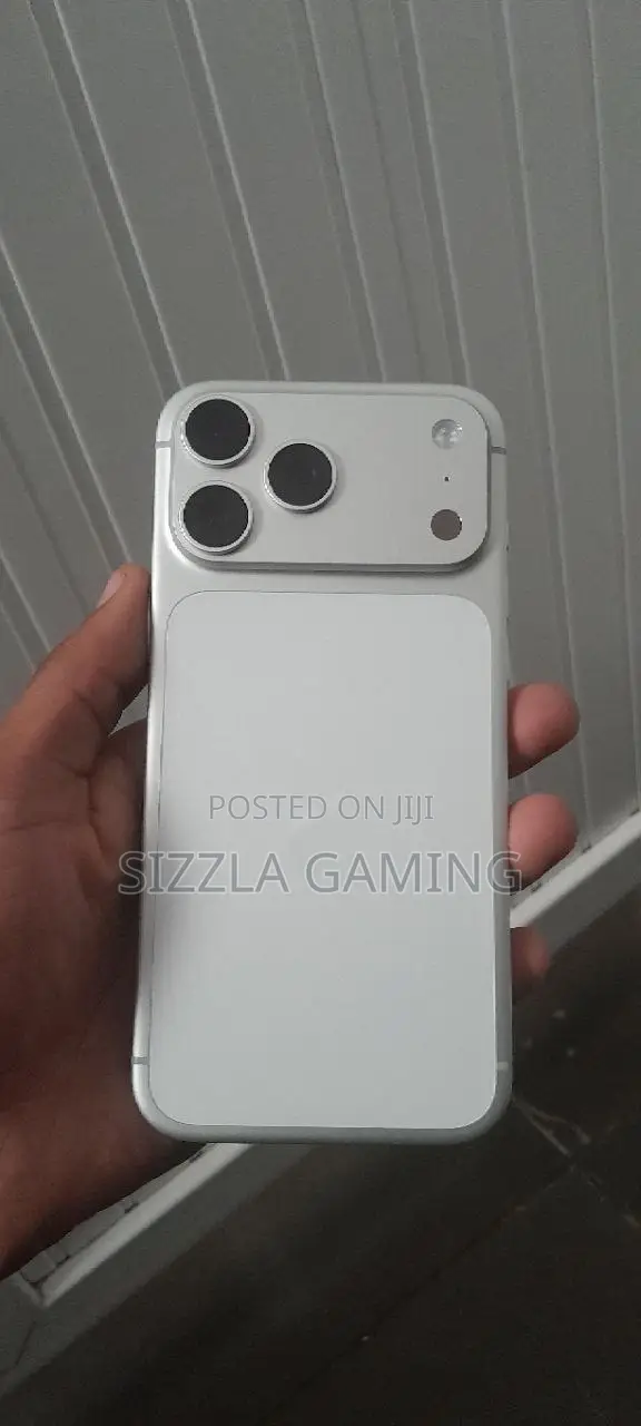 New Apple iPhone 17 Pro Max 256 GB Silver