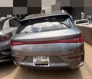 New BYD E2 43 kWh 94 hp FWD 2025 Gray