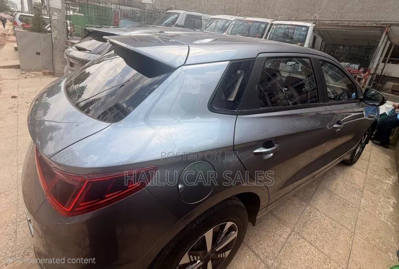 New BYD E2 43 kWh 94 hp FWD 2025 Gray