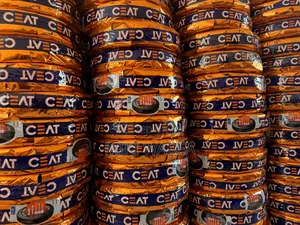 ኦሪጅናል የባጃጅ ጎማ Ceat Buland