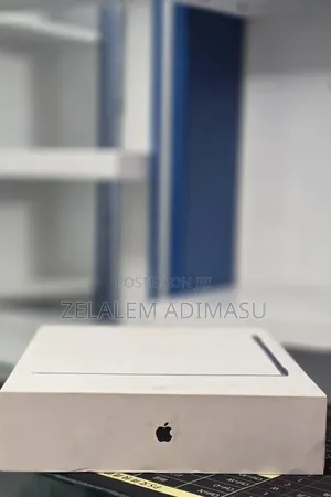 New Laptop Apple MacBook Air 2025 M4 16GB Apple M4 SSD 256GB