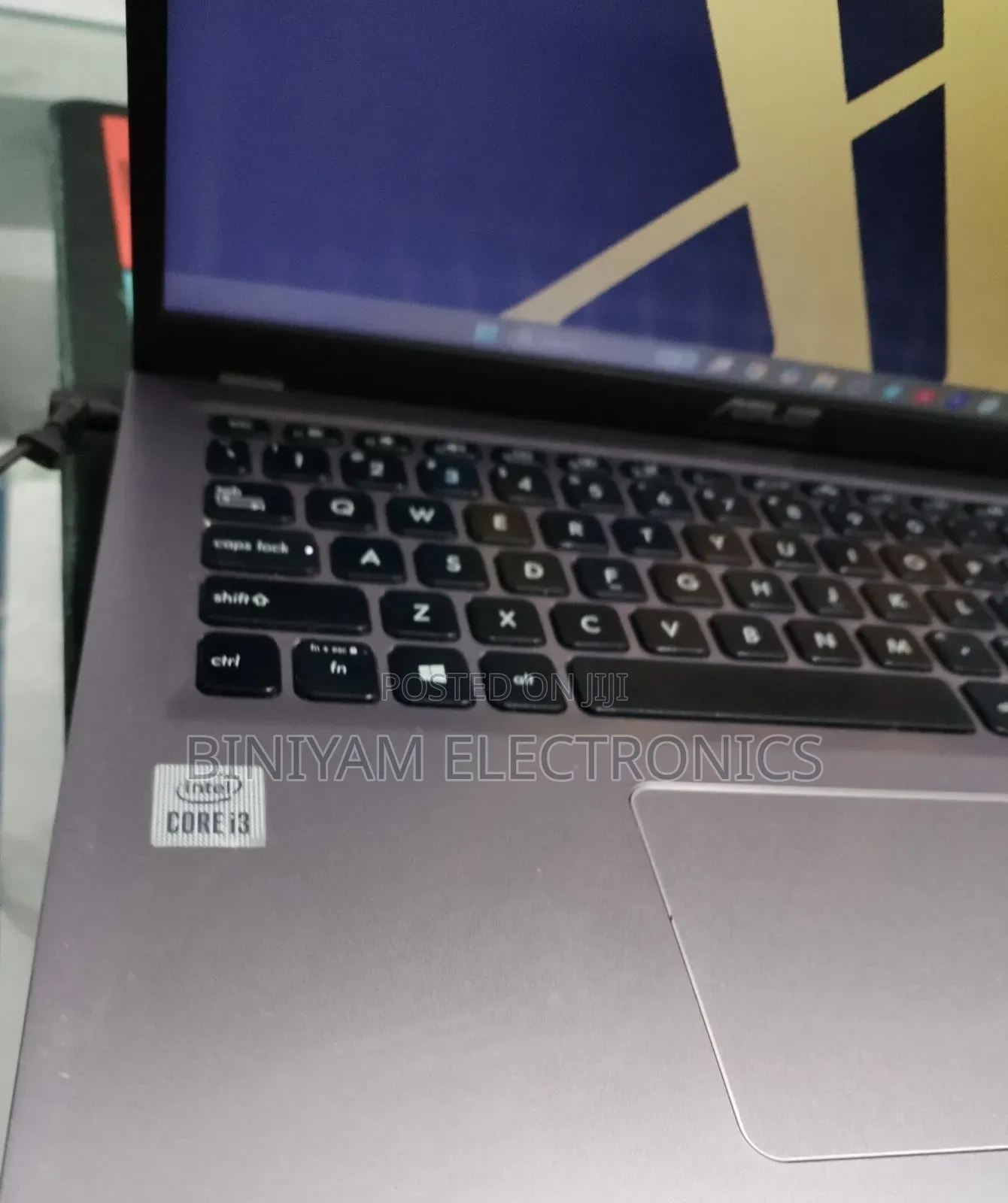 New Laptop Asus Vivobook 15 8GB Intel Core i3 SSD 256GB