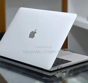 New Laptop Apple MacBook Pro 2019 16GB Intel Core i7 SSD 256GB