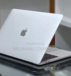 New Laptop Apple MacBook Pro 2019 16GB Intel Core i7 SSD 256GB