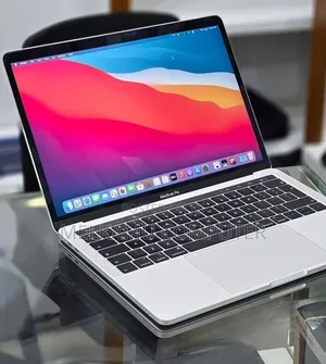 New Laptop Apple MacBook Pro 2019 16GB Intel Core i7 SSD 256GB