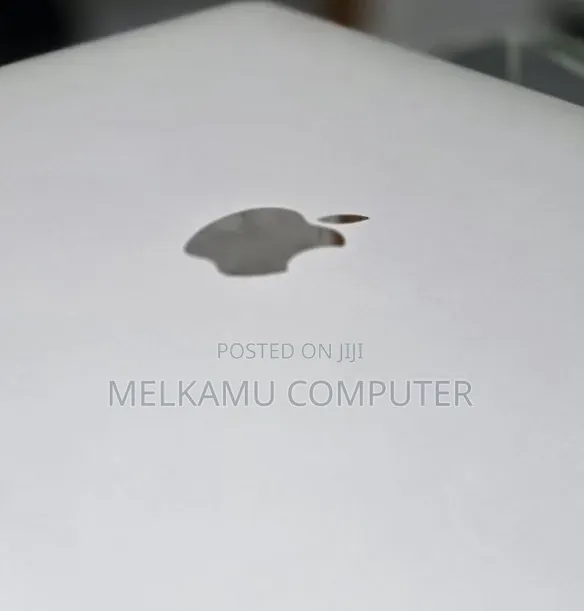 New Laptop Apple MacBook Pro 2019 16GB Intel Core i7 SSD 256GB