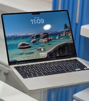 New Laptop Apple MacBook Air 2025 M4 16GB Apple M4 SSD 256GB