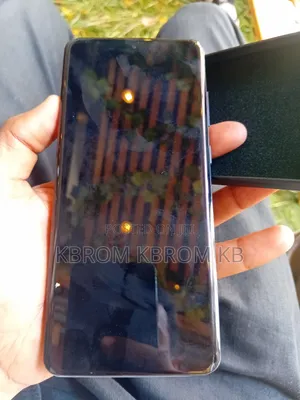 New Samsung Galaxy S20 5G Uw 128 GB Black