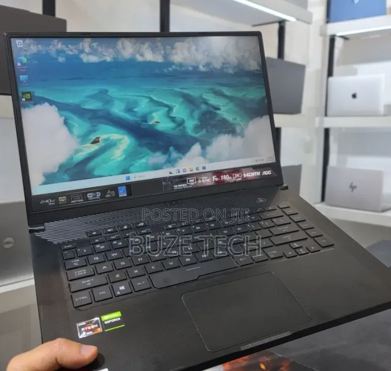 New Laptop Asus 16GB AMD Ryzen 7 SSD 512GB