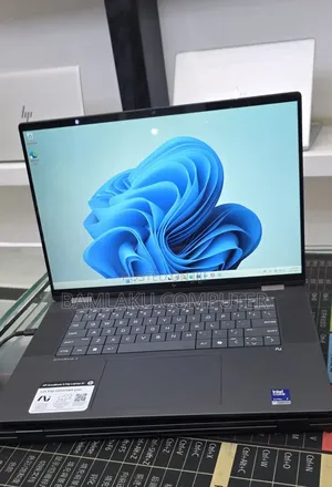 New Laptop HP OmniBook X Flip 16" 16GB Intel Core Ultra 7 SSD 1T