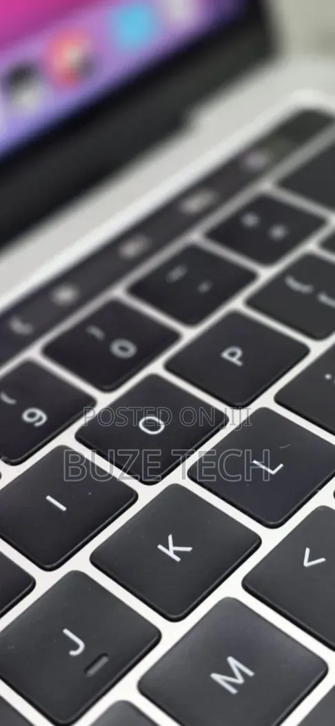 New Laptop Apple MacBook Pro 2019 16GB Intel Core i7 SSD 256GB