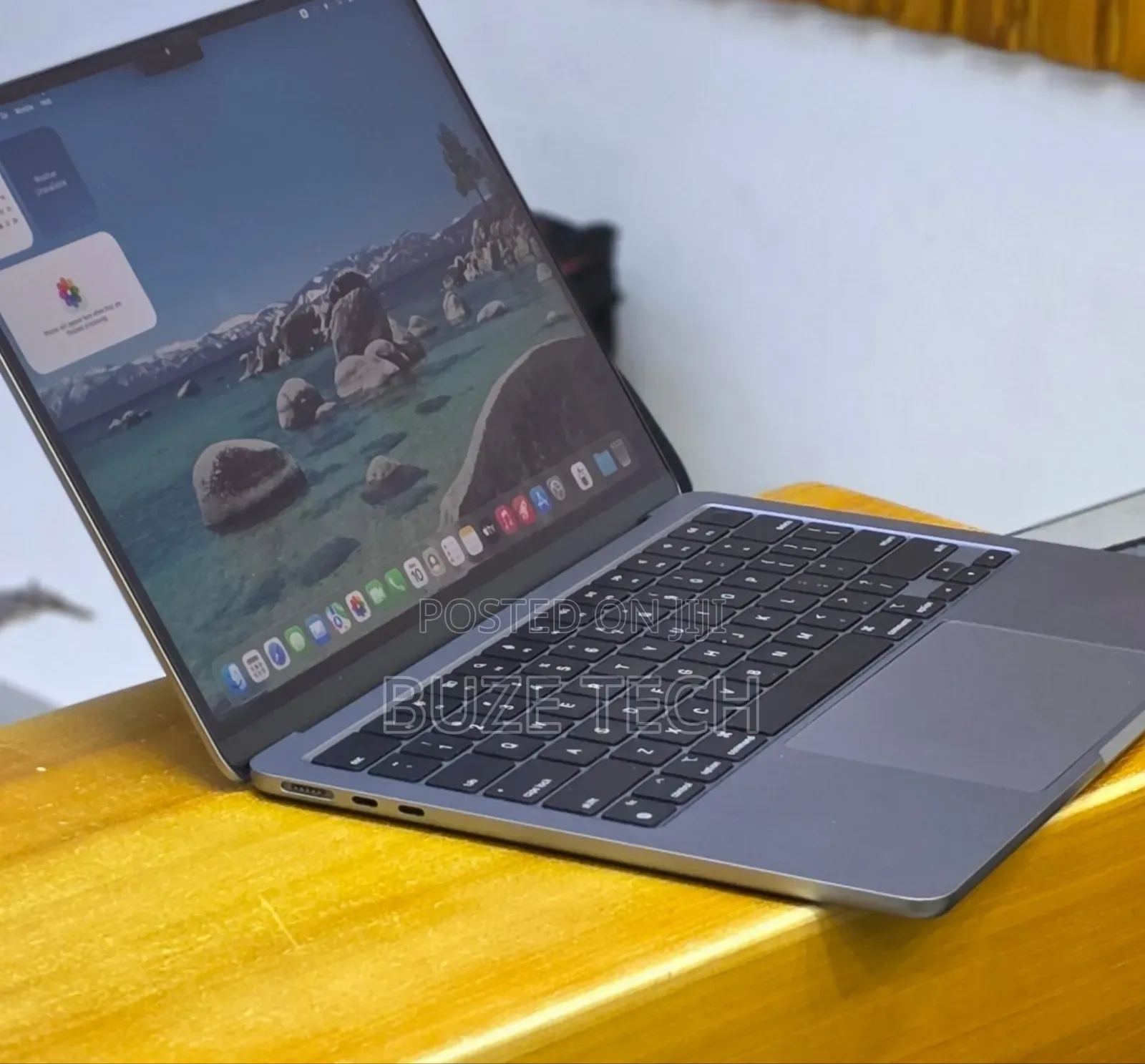 New Laptop Apple MacBook Air 2022 M2 8GB Apple M2 SSD 256GB