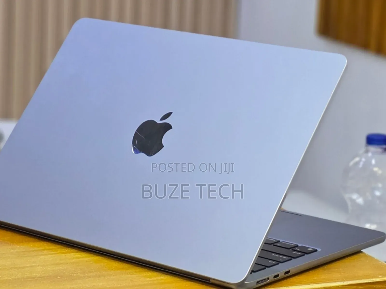 New Laptop Apple MacBook Air 2022 M2 8GB Apple M2 SSD 256GB