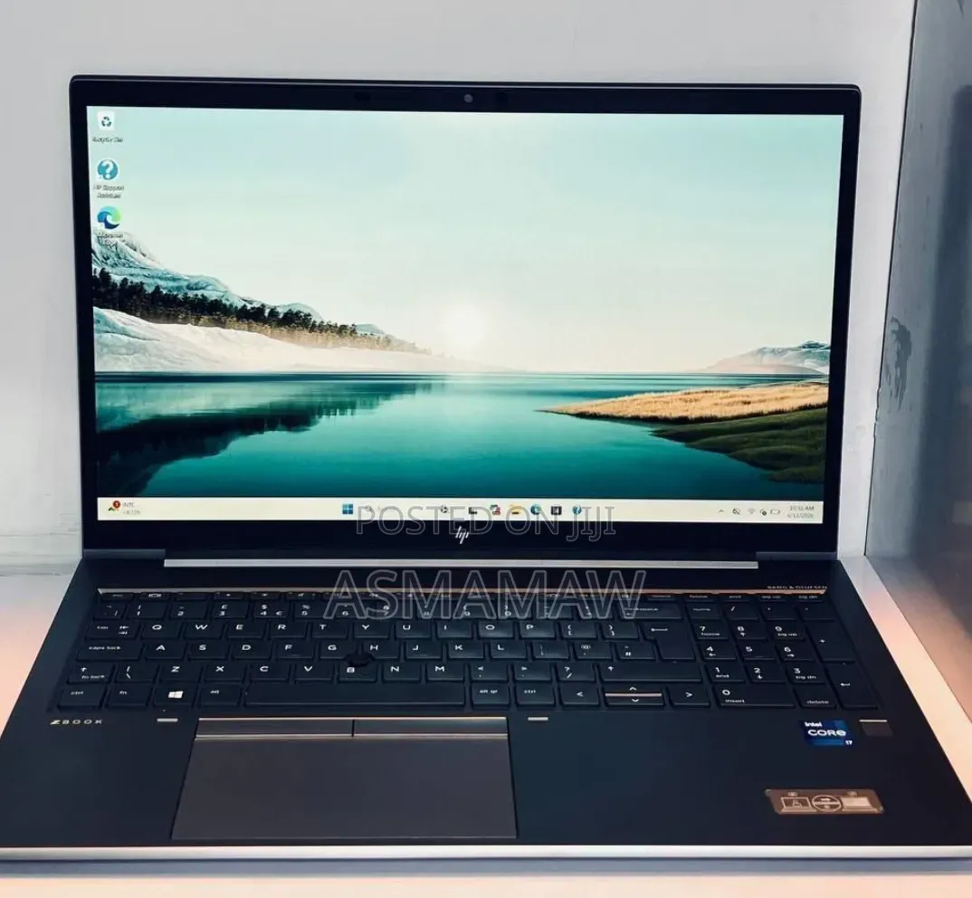 New Laptop HP ZBook Firefly G8 32GB Intel Core i7 SSD 32GB