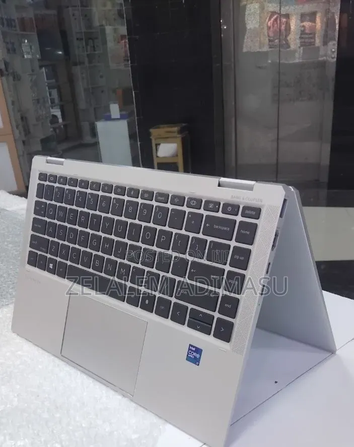 New Laptop HP EliteBook x360 1040 G7 16GB Intel Core i7 SSD 512GB