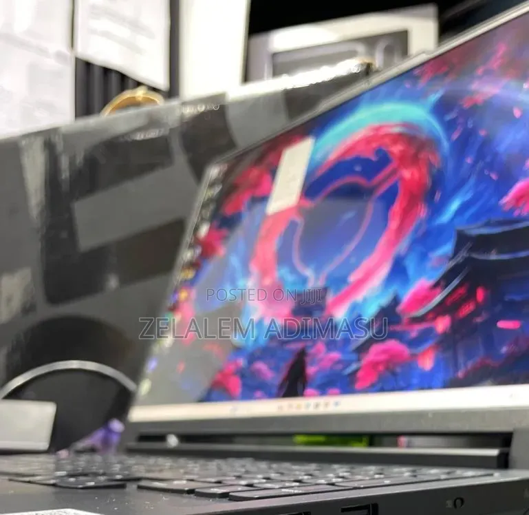 New Laptop Lenovo Legion Pro 7 64GB Intel Core Ultra 9 SSD 2T
