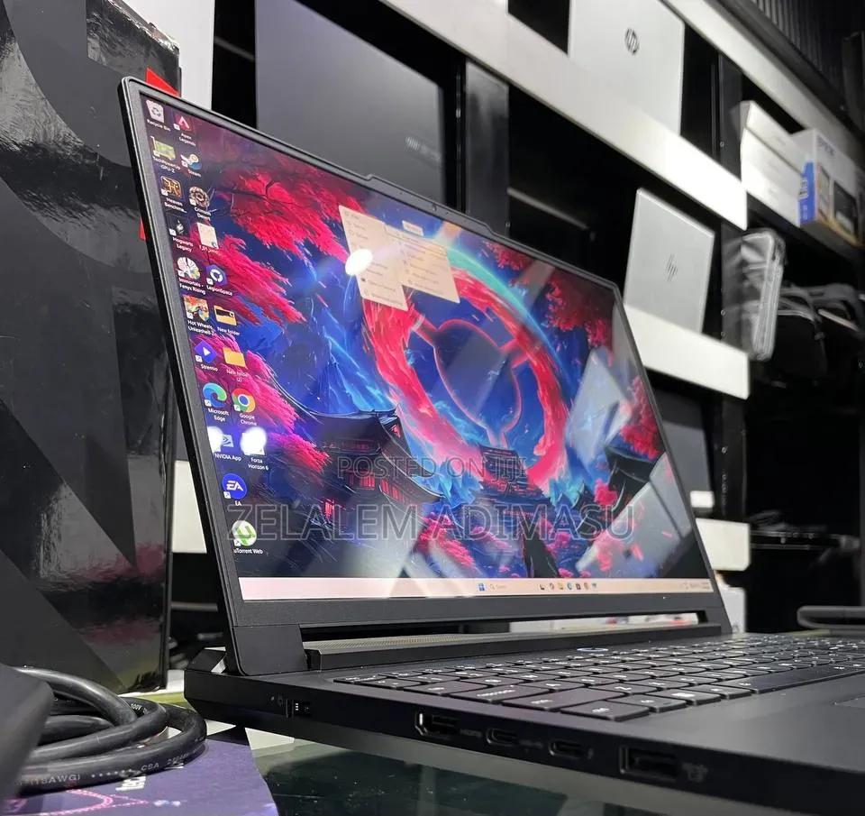 New Laptop Lenovo Legion Pro 7 64GB Intel Core Ultra 9 SSD 2T