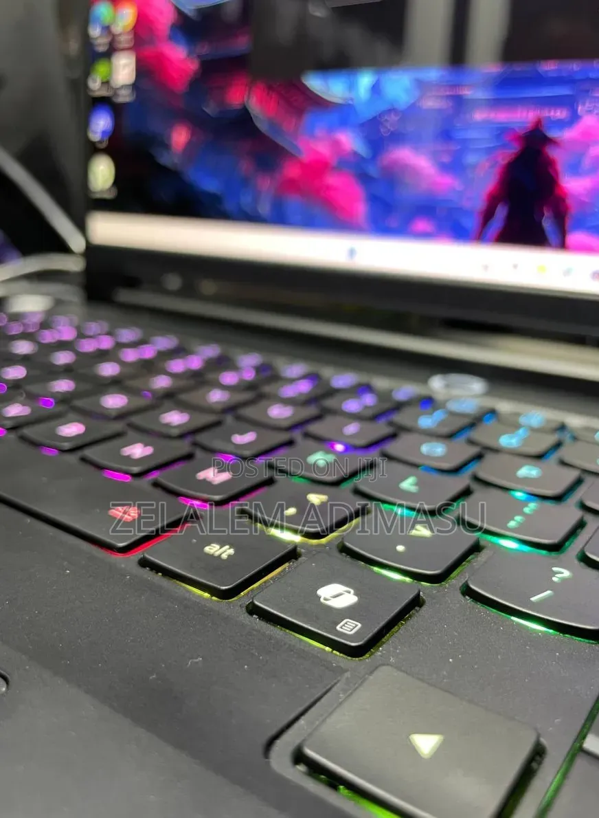 New Laptop Lenovo Legion Pro 7 64GB Intel Core Ultra 9 SSD 2T