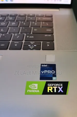 New Laptop HP ZBook Firefly 14 G11 16GB Intel Core i7 SSD 512GB