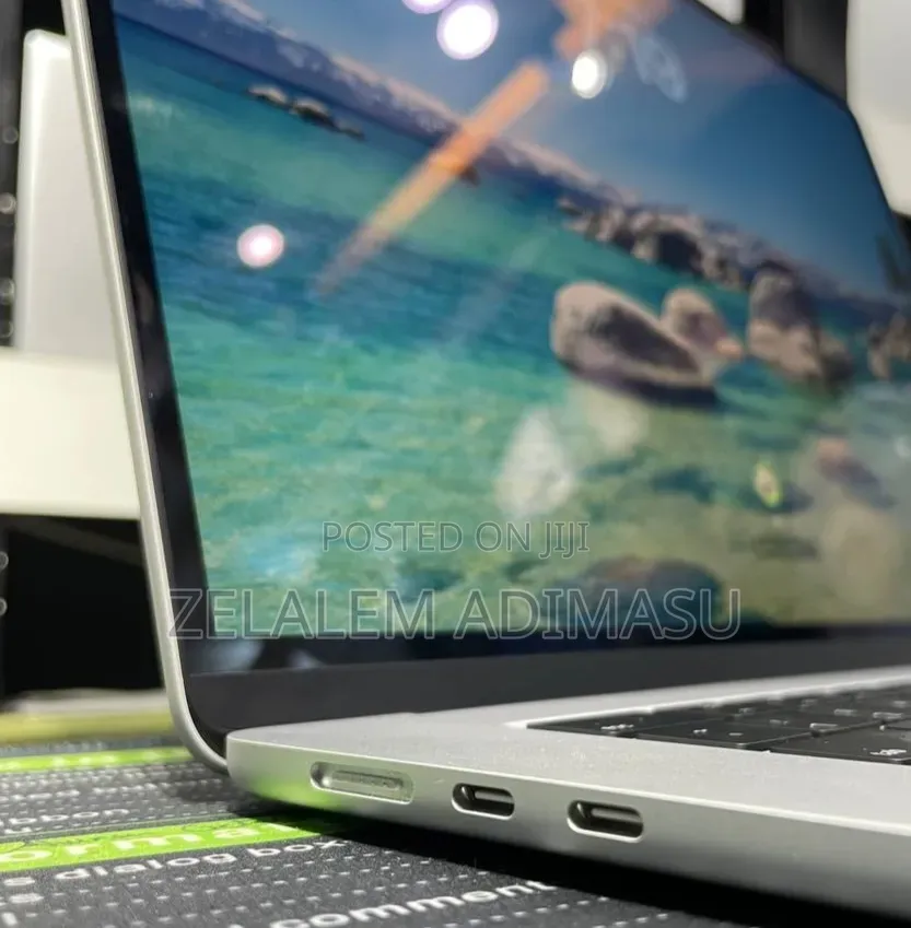 New Laptop Apple MacBook Air 2025 M4 16GB Apple M4 SSD 256GB