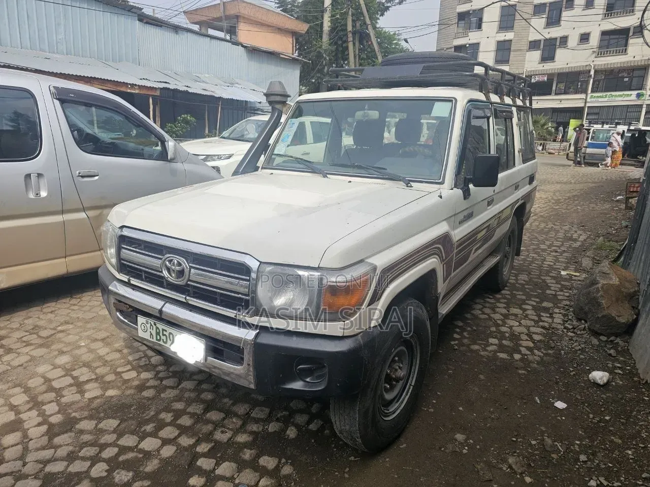 Toyota Land Cruiser 2010 White