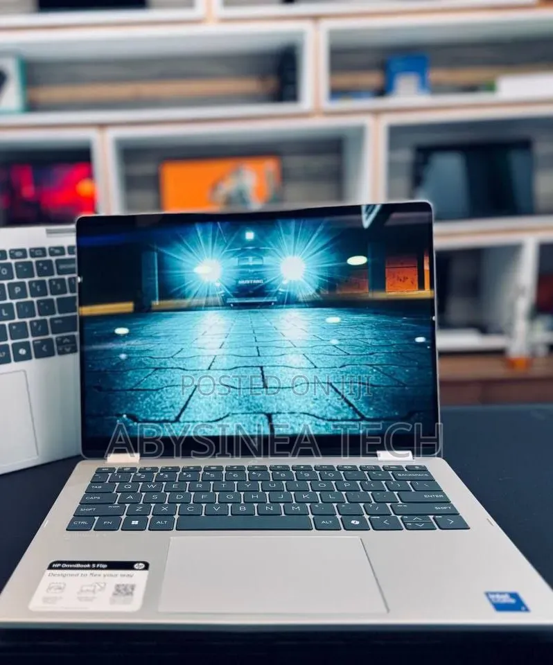 New Laptop HP OmniBook 5 14" 16GB Intel Core 7 SSD 512GB