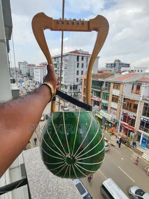 የቅል ክራር ከሌሎች የክራር አይነት ለየት የሚል