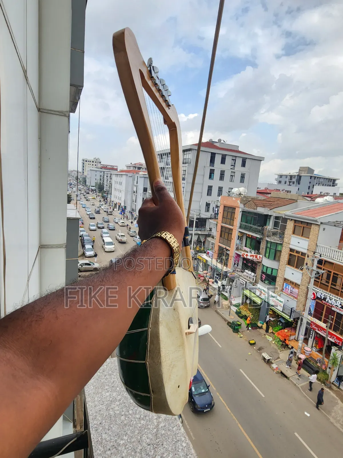 የቅል ክራር ከሌሎች የክራር አይነት ለየት የሚል