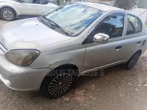 Toyota Platz 2005 Silver