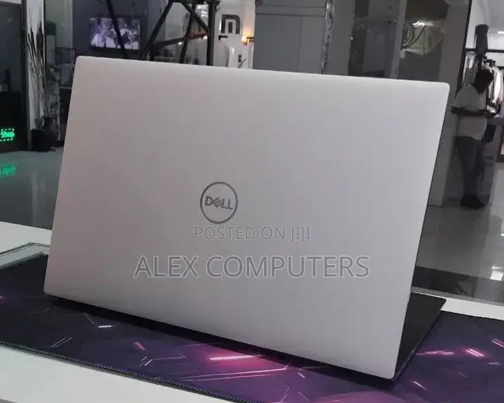 New Laptop Dell XPS 15 16GB Intel Core i7 SSD 512GB
