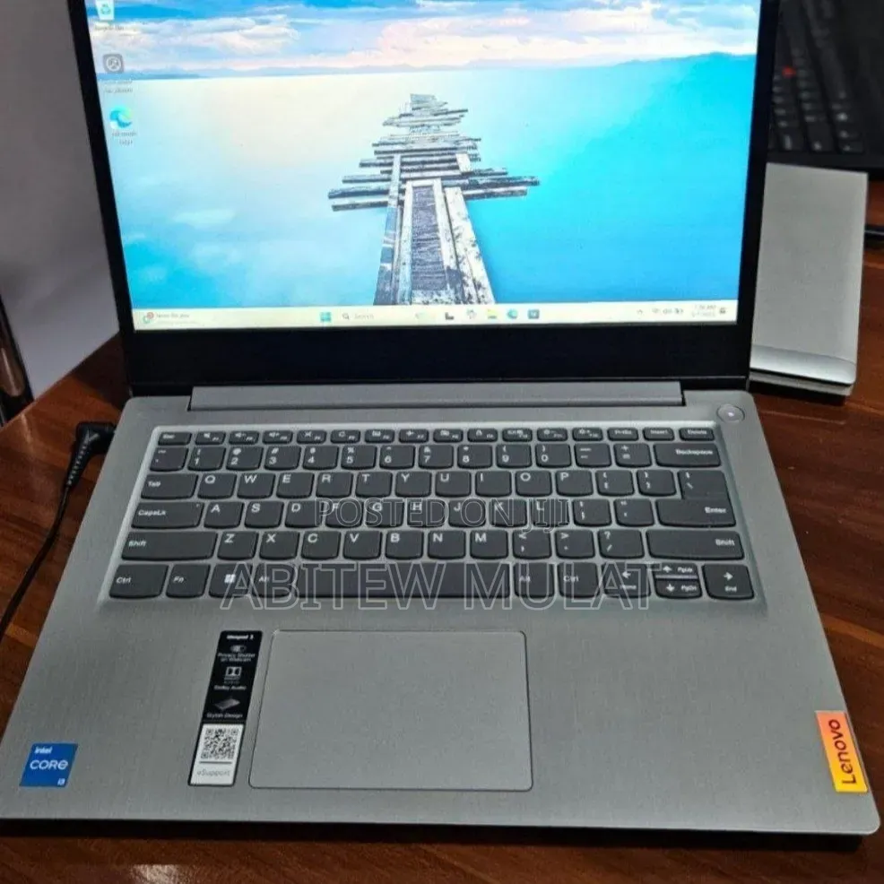 New Laptop Lenovo Ideapad 3 8GB Intel Core i3 SSD 256GB