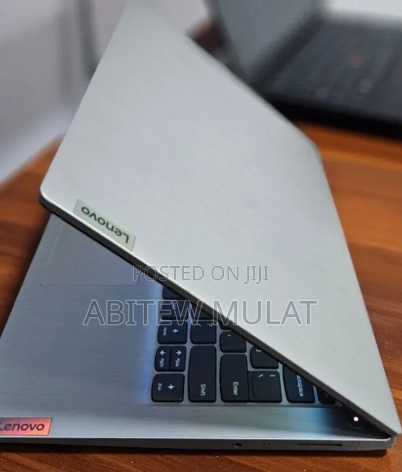 New Laptop Lenovo Ideapad 3 8GB Intel Core i3 SSD 256GB